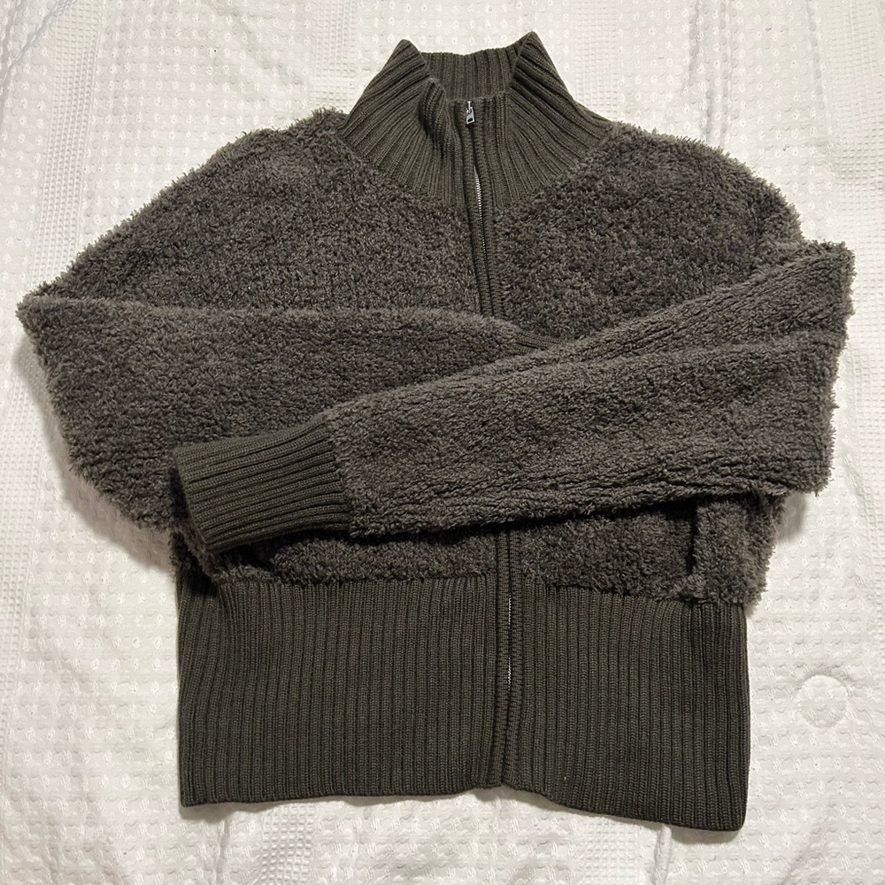 Aritzia Astro Zip-up Sweater Color Dark Olive Green Size XL